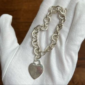Ladies Tiffany & Co. 925 Sterling Silver Heart Tag Charm Bracelet